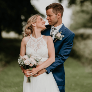 Create your Own DIY Wedding Flowers